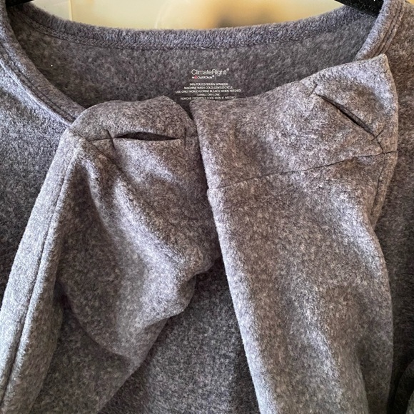 Climate Right By CuddlDuds Lounge or Leisure Shirt w/ Thumbholes. NWOT - Picture 2 of 5